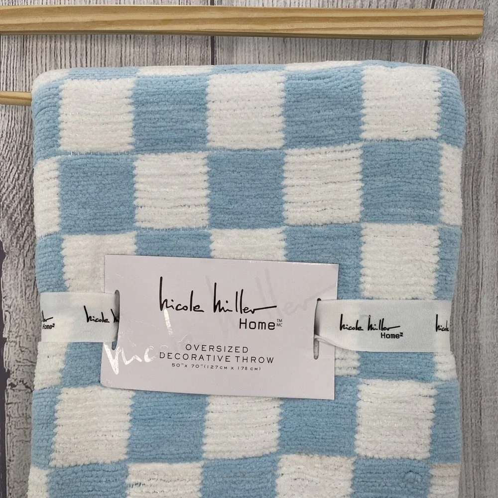 Nicole Miller Throw Blanket 50x70 Light Blue White Chenille Checkered Fringe